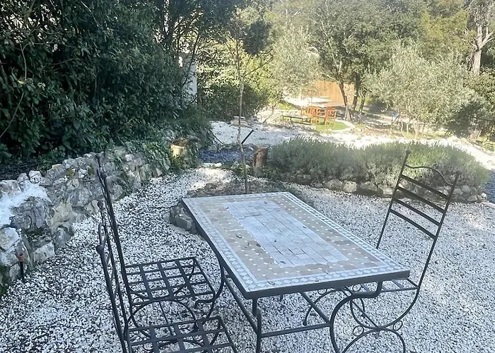 With A View Of Pic Loup, Large Garden Chalé